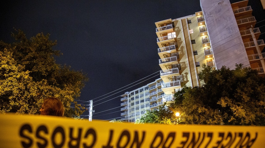 Φλόριντα - Κατάρρευση πολυκατοικίας: Στους 121 οι αγνοούμενοι, ανεβαίνει ο αριθμός των νεκρών - Μάχη με το χρόνο για τα σωστικά συνεργεία