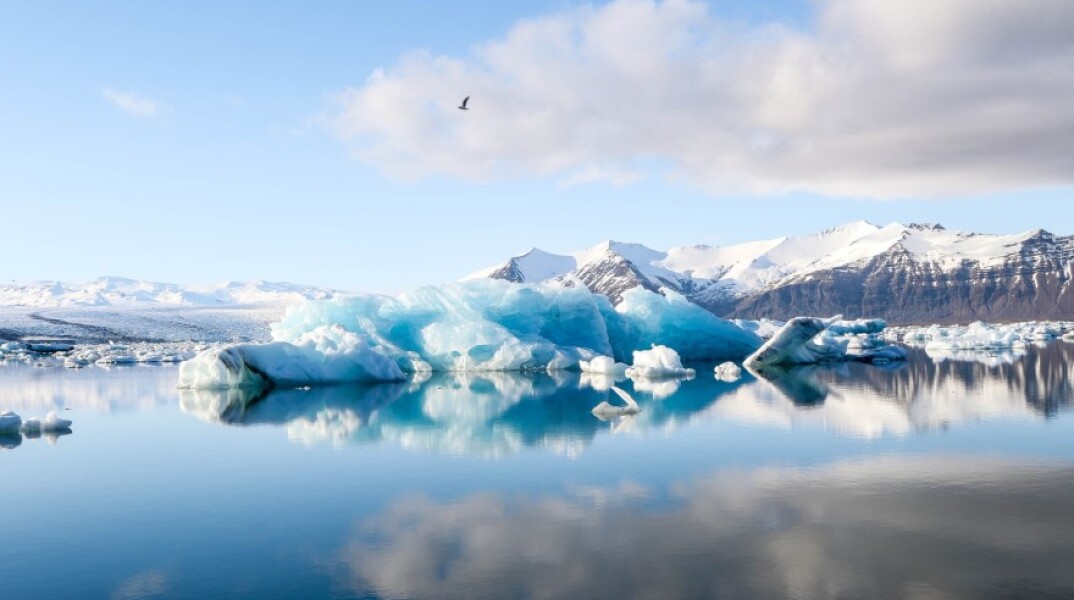Φωτογραφία από τους πάγους της Αρκτικής  © Insplash/ Jeremy Bishop