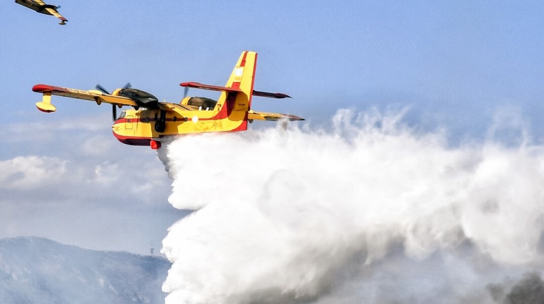 Φωτιά σε δασική περιοχή στον Κάλαμο © Eurokinissi/ΒΑΣΙΛΗΣ ΨΩΜΑΣ