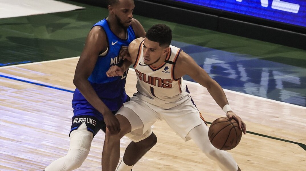 Ο Κρις Μίντλετον σε μαρκάρισμα στον Ντέβιν Μπούκερ