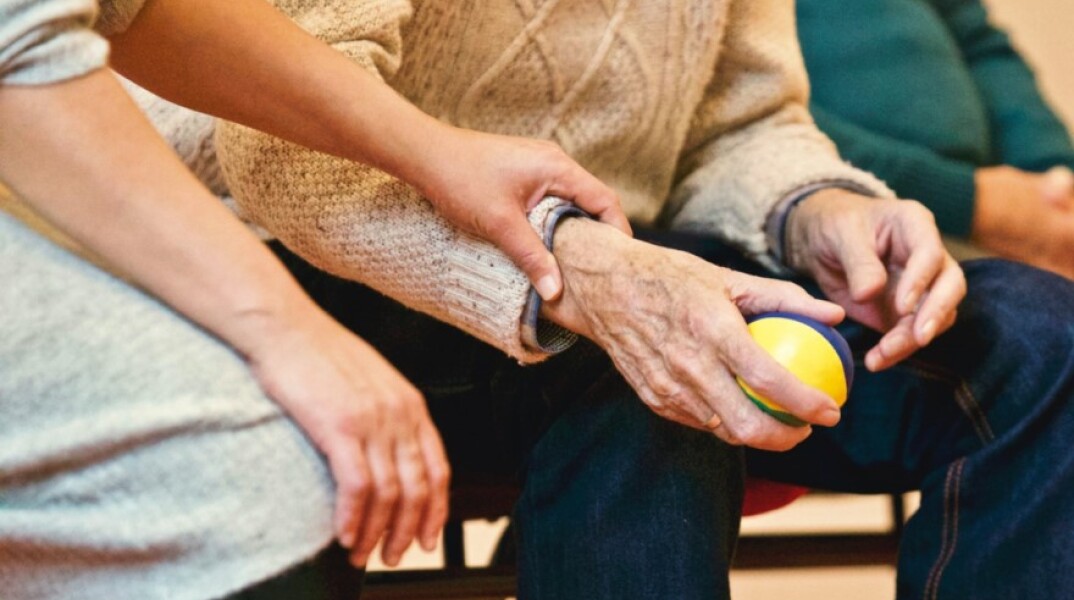 Ραγδαίες είναι οι εξελίξεις στην πολύκροτη υπόθεση του γηροκομείου στα Χανιά με τους θανάτους πολλών ηλικιωμένων τροφίμων © Pexels/Matthias