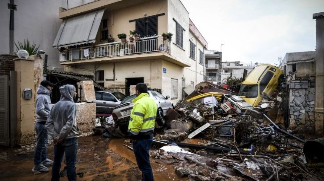 Φονικές πλημμύρες στην Μάνδρα Αττικής το 2017