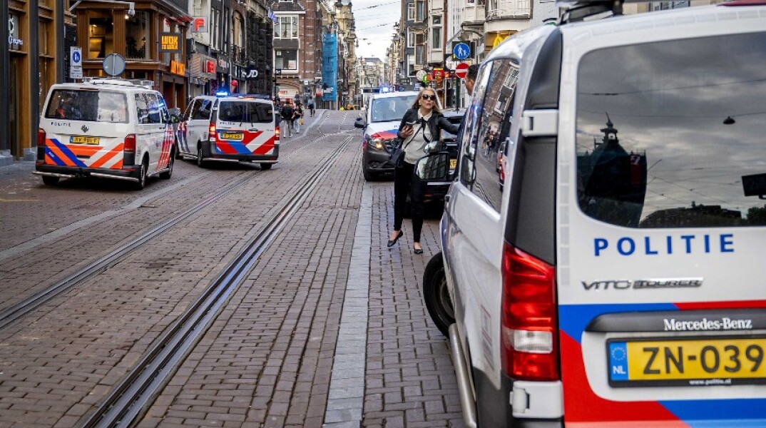 Αστυνομία στην Ολλανδία στο σημείο όπου πυροβολήθηκε ο δημοσιογράφος