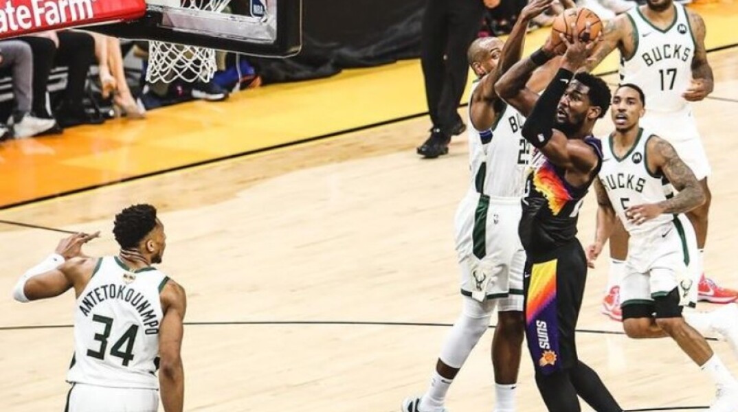 Στιγμιότυπο από τη νίκη των Σανς κόντρα στους Μπακς