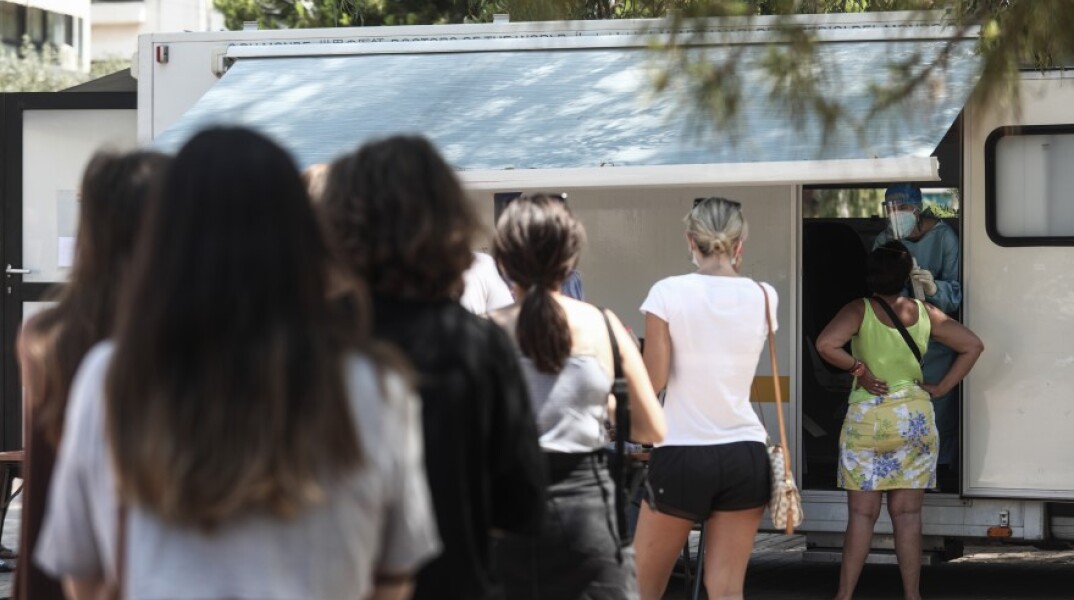 Η κατανομή των νέων κρουσμάτων κορωνοϊού στην Αττική που ανακοίνωσε ο Εθνικός Οργανισμός Δημόσιας Υγείας σήμερα, Πέμπτη 8 Ιουλίου 2021  © EUROKINISSI/ΒΑΣΙΛΗΣ ΡΕΜΠΑΠΗΣ