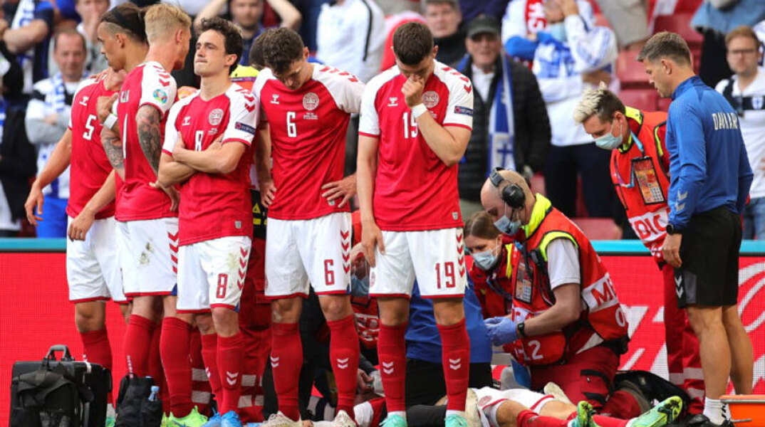 Ο Κρίστιαν Έρικσεν έχει καταρρεύσει στον αγώνα Δανία - Φινλανδία στο Euro 2020 - Ο αιφνίδιος καρδιακός θάνατος και πώς μπορεί να αποφευχθεί στο γήπεδο