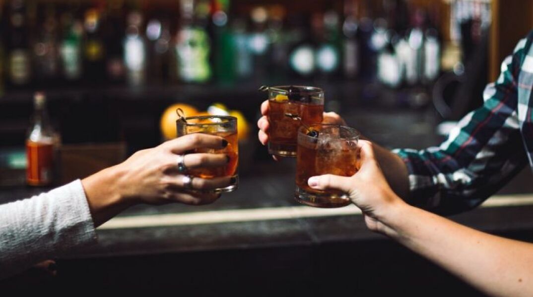 Εστίαση - Πρόστιμα © Drew Beamer/Unsplash   