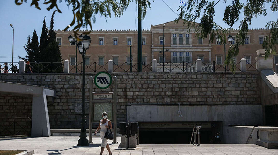 Ο σταθμός Μετρό «Σύνταγμα» (ΦΩΤΟ ΑΡΧΕΙΟΥ) - Ο ΕΟΔΥ ανακοίνωσε σήμερα Δευτέρα (12/7) τα νέα κρούσματα κορωνοϊού στην Ελλάδα