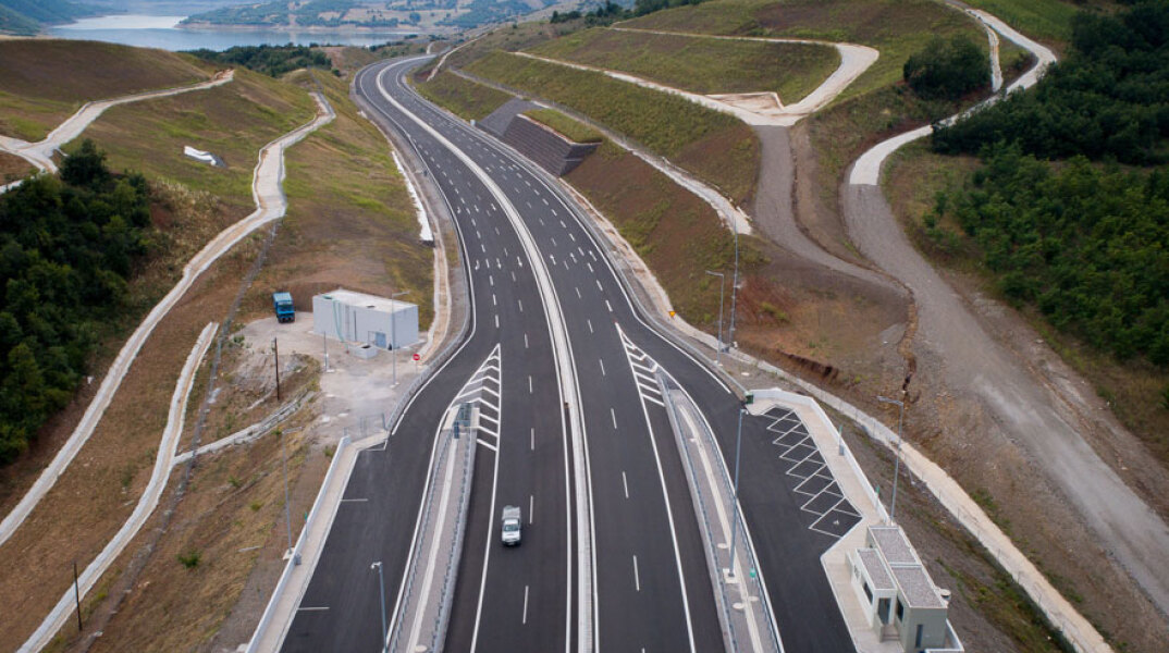 Ο αυτοκινητόδρομος Ε-65 κατασκευάζεται σε δύο τμήματα: Σε πλήρη εξέλιξη οι εργασίες στο νότιο