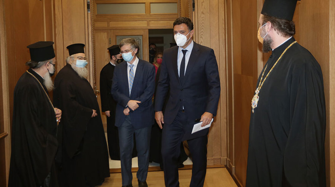 Βασίλης Κικίλιας και Σωτήρης Τσιόδρας στην Ιερά Σύνοδο