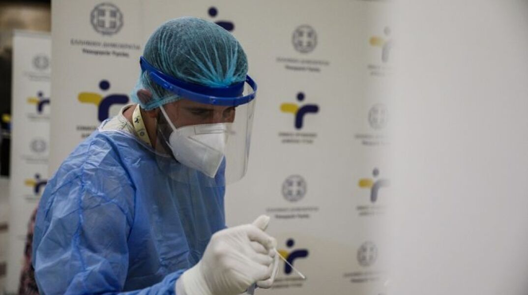 Διενέργεια rapid test από κλιμάκια του ΕΟΔΥ