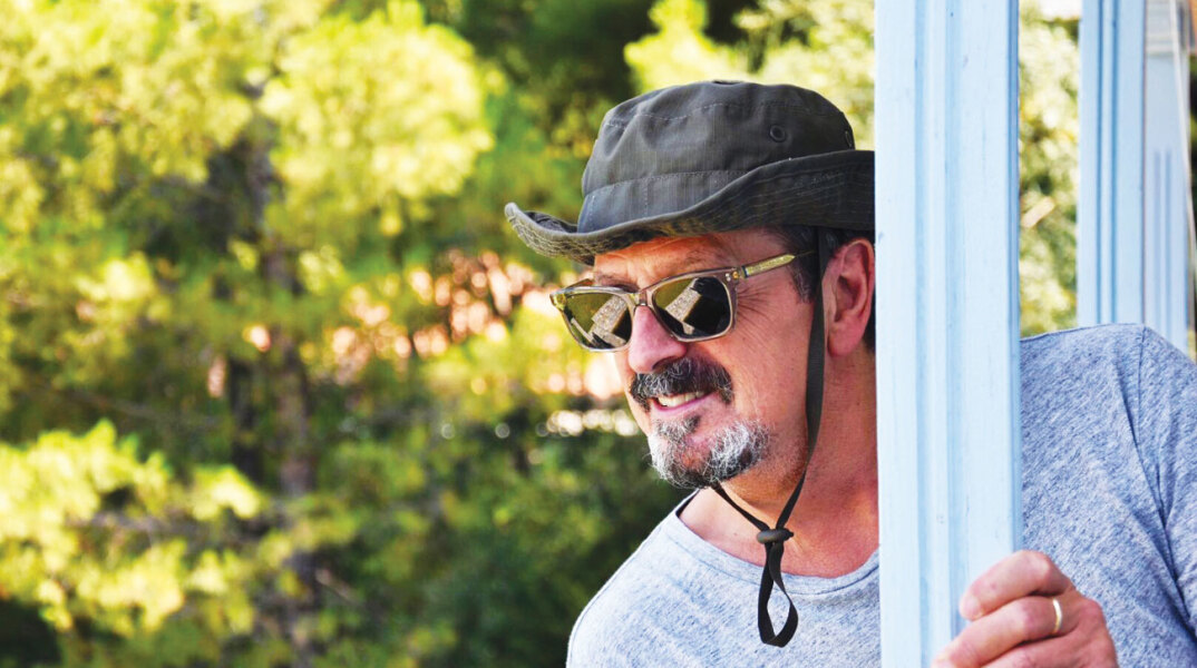 Ο συγγραφέας Κώστας Ακρίβος