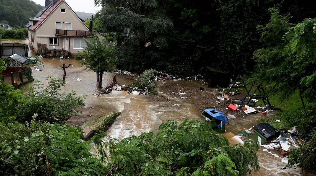 Πλημμύρες και κατάρρευση σπιτιών από την κακοκαιρία στην Γερμανία