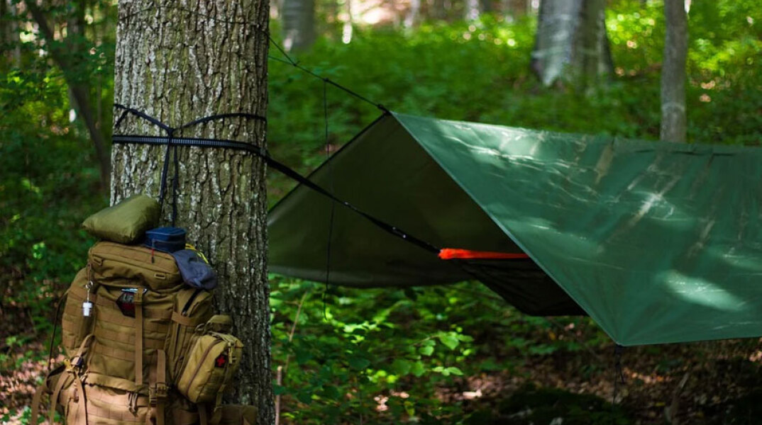 Σκηνή σε κατασκήνωση (ΦΩΤΟ ΑΡΧΕΙΟΥ) - Νέα μέτρα ανακοίνωσε ο Νικος Χαρδαλιάς, με υποχρεωτικά δύο τεστ την εβδομάδα για ανεμβολίαστους εργαζόμενους