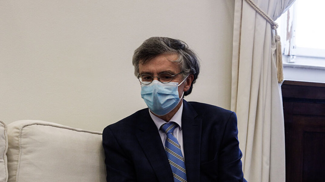 Σωτήρης Τσιόδρας (ΦΩΤΟ ΑΡΧΕΙΟΥ) - Ο καθηγητής Λοιμωξιολογίας έστειλε μήνυμα σε αντιεμβολιαστές και αρνητές εμβολίων