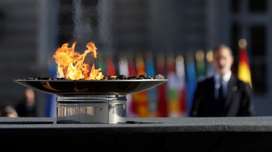 H Ισπανία αποτίει σήμερα φόρο τιμής στα 81.043 θύματα της πανδημίας του κορωνοϊού / ΕPA 