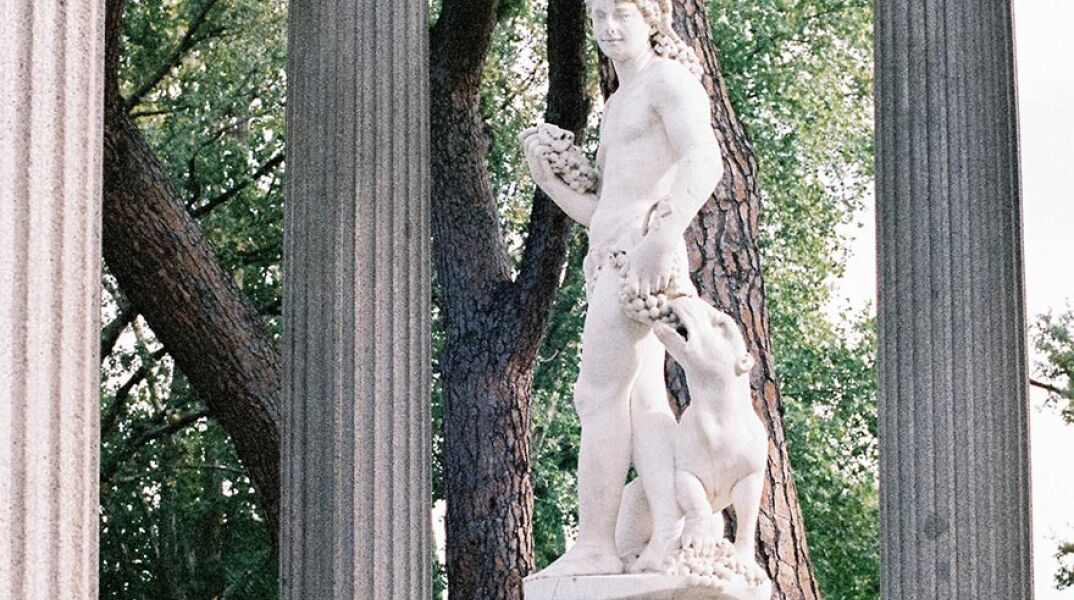 Άγαλμα του θεού Διόνυσου ή Βάκχου