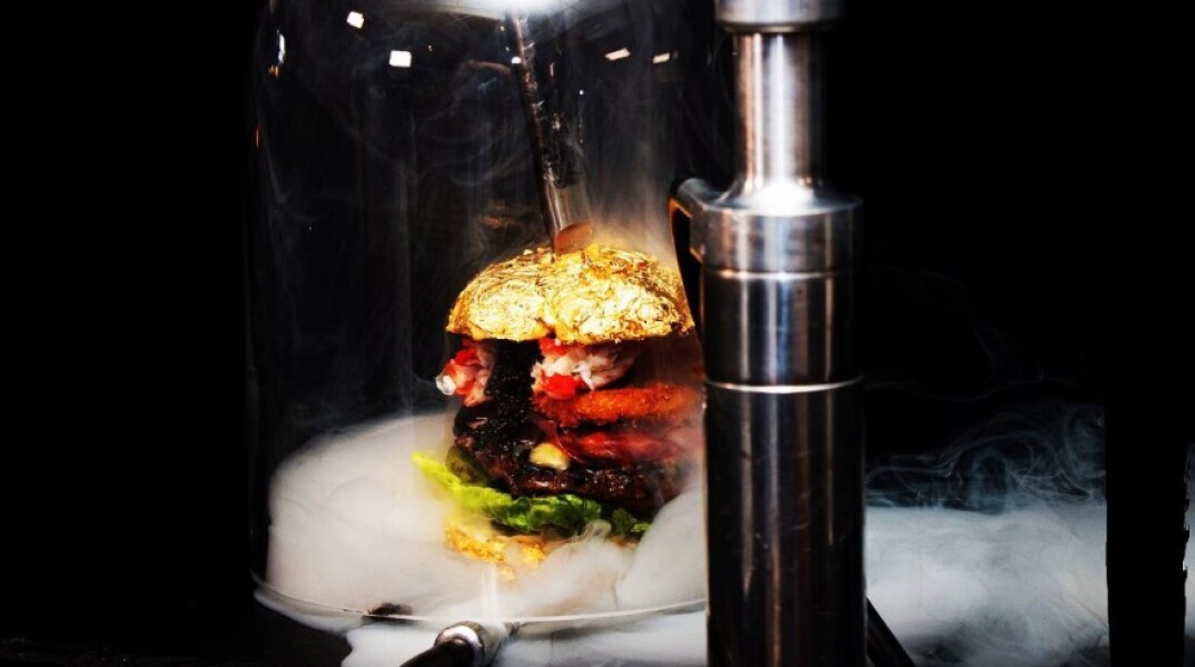 Το πιο ακριβό μπέργκερ στον κόσμο έφτιαξε Ολλανδός εστιάτορας για να να δωρίσω τα έσοδα από την πώλησή του σε φιλανθρωπικούς σκοπούς © Instagram / kingofhamburgers