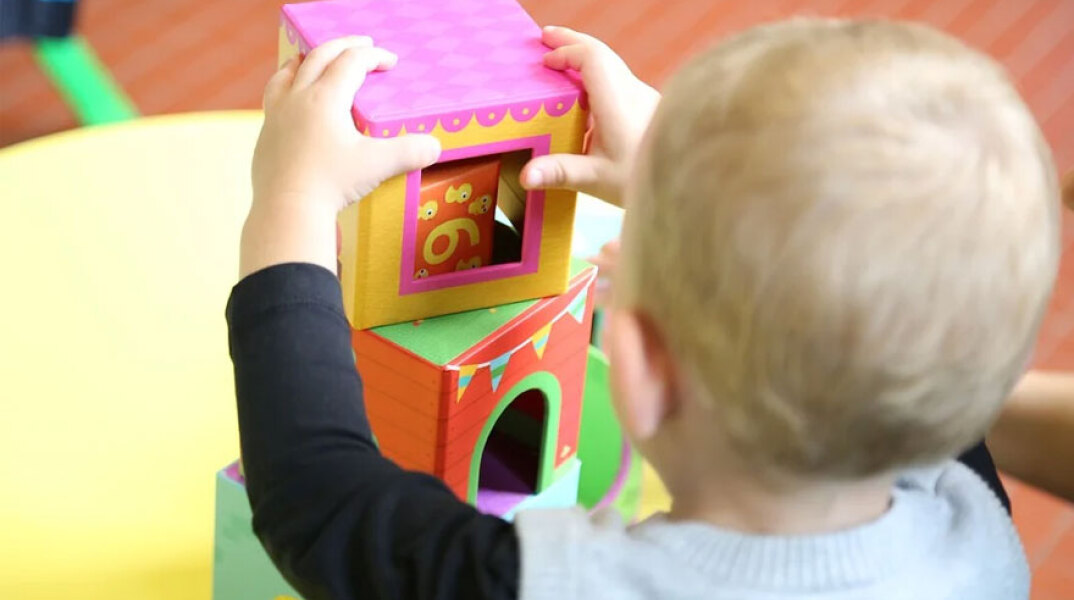 Παιδί σε παιδικό σταθμό (ΦΩΤΟ ΑΡΧΕΙΟΥ) - Ξεκινούν τη Δευτέρα 19 Ιουλίου οι αιτήσεις για voucher μέσω ΕΣΠA