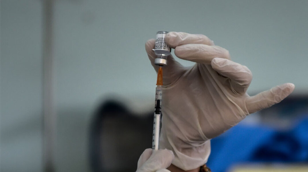 Εμβολιασμός κατ' οίκον (ΦΩΤΟ ΑΡΧΕΙΟΥ) - Ανοίγει η πλατφόρμα των ραντεβού την Τρίτη 20 Ιουλίου 2021