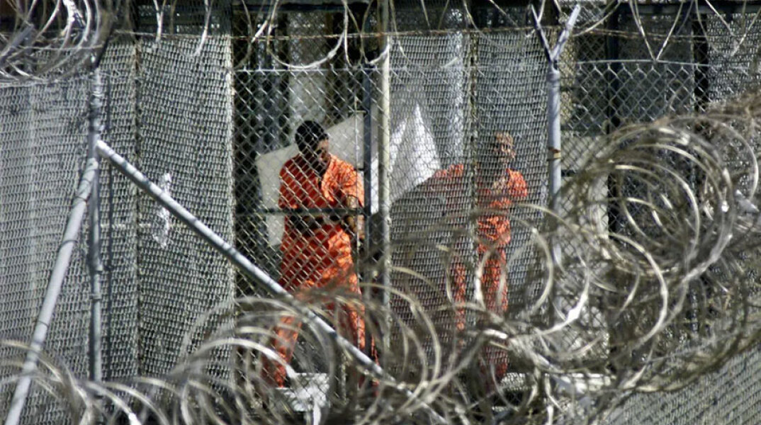 Κρατούμενοι στη φυλακή Γκουαντάναμο στην Κούβα (ΦΩΤΟ ΑΡΧΕΙΟΥ) - Η αμερικανική στρατιωτική φυλακή άνοιξε μετά τις τρομοκρατικές επιθέσεις της 11ης Σεπτεμβρίου 2001