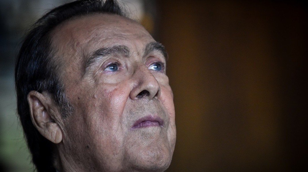 Ο τραγουδιστής, Τόλης Βοσκόπουλος