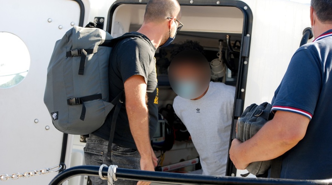 Ο ΚΑΘΟΜΟΛΟΓΙΑΝ ΔΟΛΟΦΟΝΟΣ ΤΗΣ 26ΧΡΟΝΗΣ ΣΤΗ ΦΟΛΕΓΑΝΔΡΟ