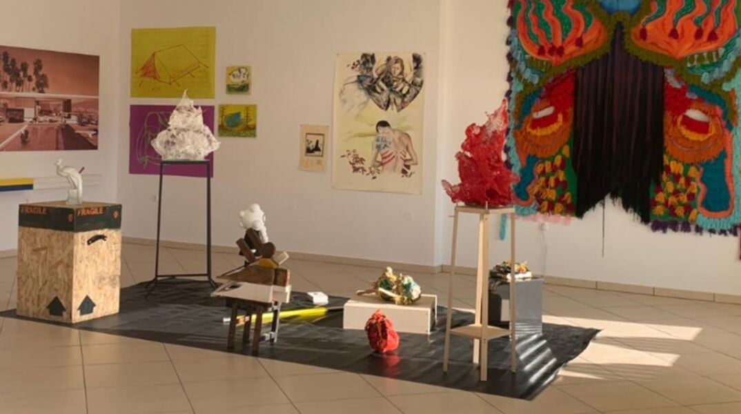 Show Time στην Αthanasiadou Gallery στην Πάρο