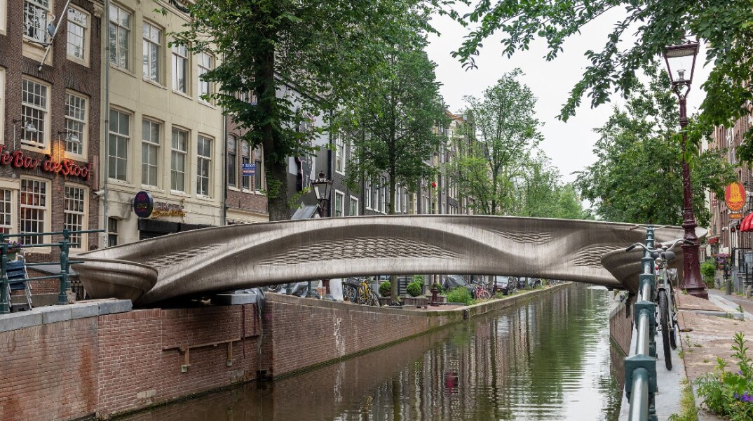 Η πρώτη στον κόσμο ατσάλινη γέφυρα από τρισδιάστατο εκτυπωτή