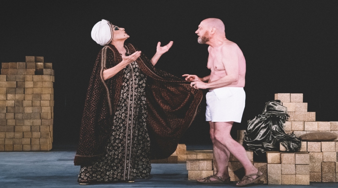 Η "Ελένη" του Ευριπίδη από το ΚΘΒΕ, σε σκηνοθεσία Βασίλη Παπαβασιλείου, στο Φεστιβάλ Αθηνών & Επιδαύρου