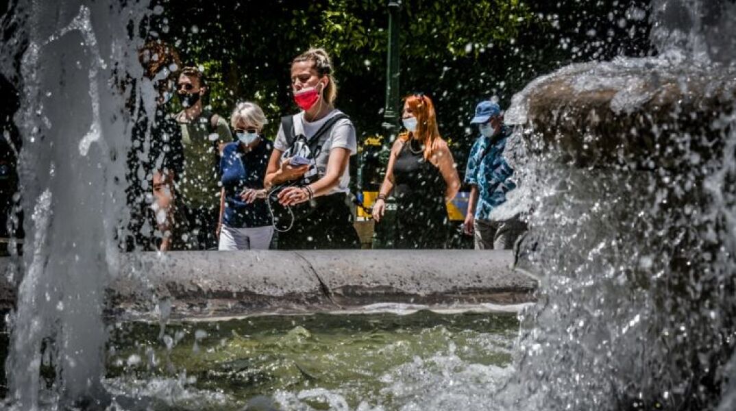 Πολίτες στο κέντρο της Αθήνας 
