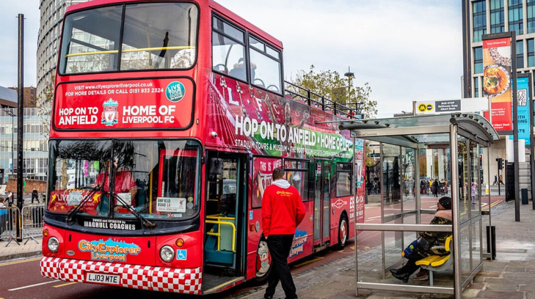 Λεωφορείο στην πόλη του Λίβερπουλ (ΦΩΤΟ ΑΡΧΕΙΟΥ)
