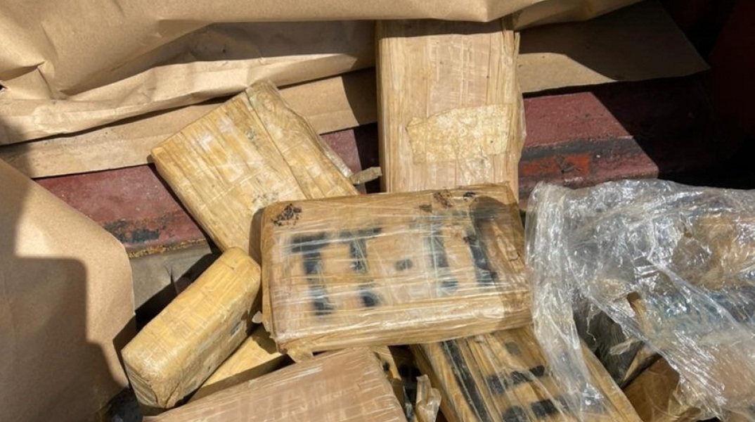 Πακέτα με κοκαΐνη κατασχέθηκαν στο λιμάνι του Πειραιά