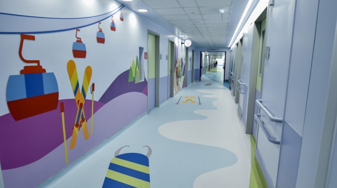 Ο ανακαινισμένος από τον ΟΠΑΠ όροφος του νοσοκομείου παίδων "ΑΓΙΑ ΣΟΦΙΑ" που συνδέεται με το νοσοκομείο παίδων © EUROKONISSI / ΤΑΤΙΑΝΑ ΜΠΟΛΑΡΗ