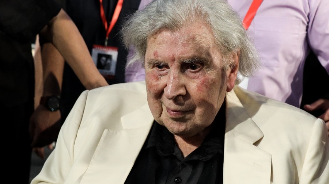 Στον Μίκη Θεοδωράκη ο Μεγαλόσταυρος του Τάγματος της Τιμής από την ΠτΔ