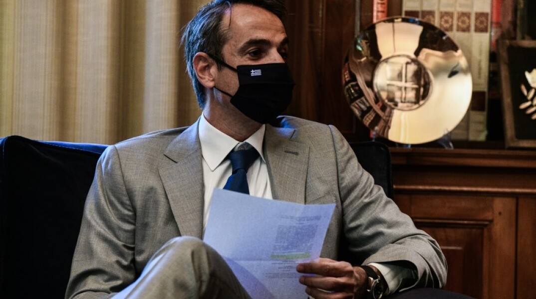 Συνάντηση της Προέδρου της Δημοκρατίας Κατερίνας Σακελλαροπούλου με τον Πρωθυπουργό Κυριάκο Μητσοτάκη © ΕUROKINISSI / ΤΑΤΙΑΝΑ ΜΠΟΛΑΡΗ