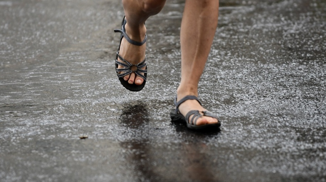 Καιρός: Καλοκαιρινή βροχή