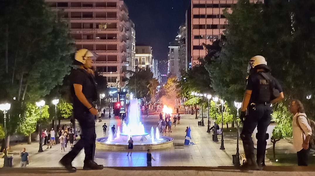 Συγκέντρωση αντιεμβολιαστών στο Σύνταγμα