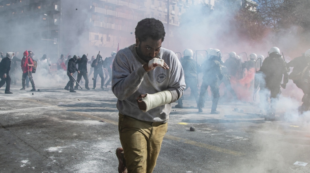 Ο Τζον Ντέιβιντ Ουάσιγκτον πρωταγωνιστεί στην ταινία «Beckett»