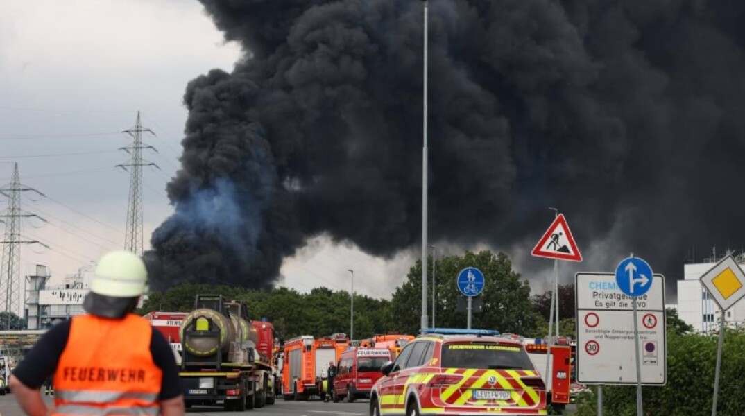 Έκρηξη σε σε δεξαμενή εργοστασίου διαχείρισης απορριμμάτων, στο χημικό πάρκο του Λεβερκούζεν © Twitter