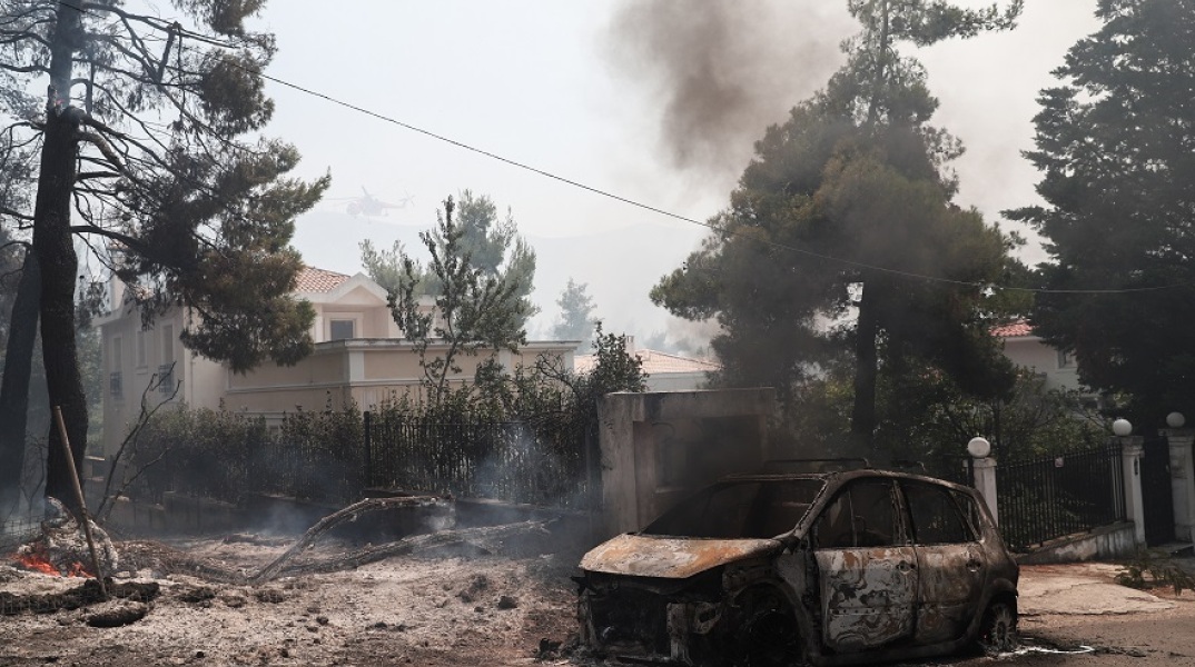 Φωτιά στη Σταμάτα: Ολοσχερώς κάηκαν οχήματα 