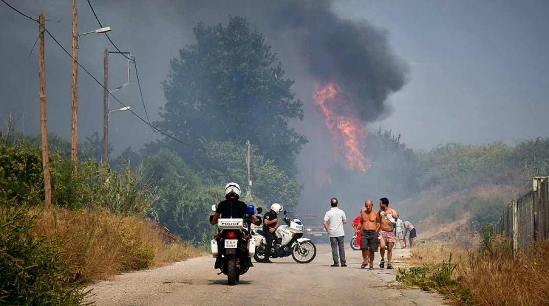 Φωτιά στην περιοχή Ελεκίστρα στην Πάτρα 