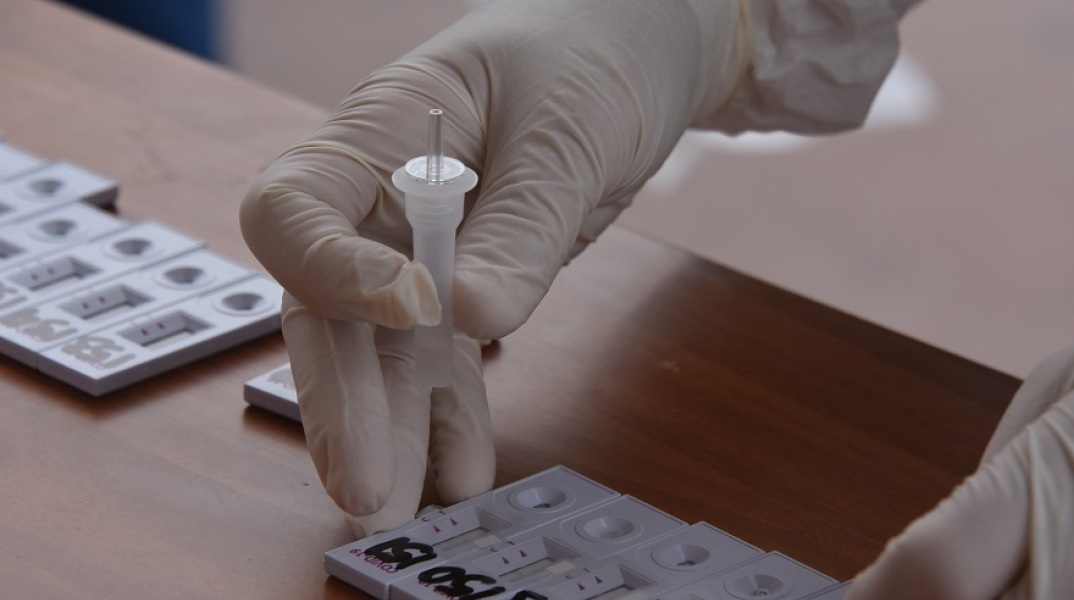 Rapid test από κλιμάκια του ΕΟΔΥ