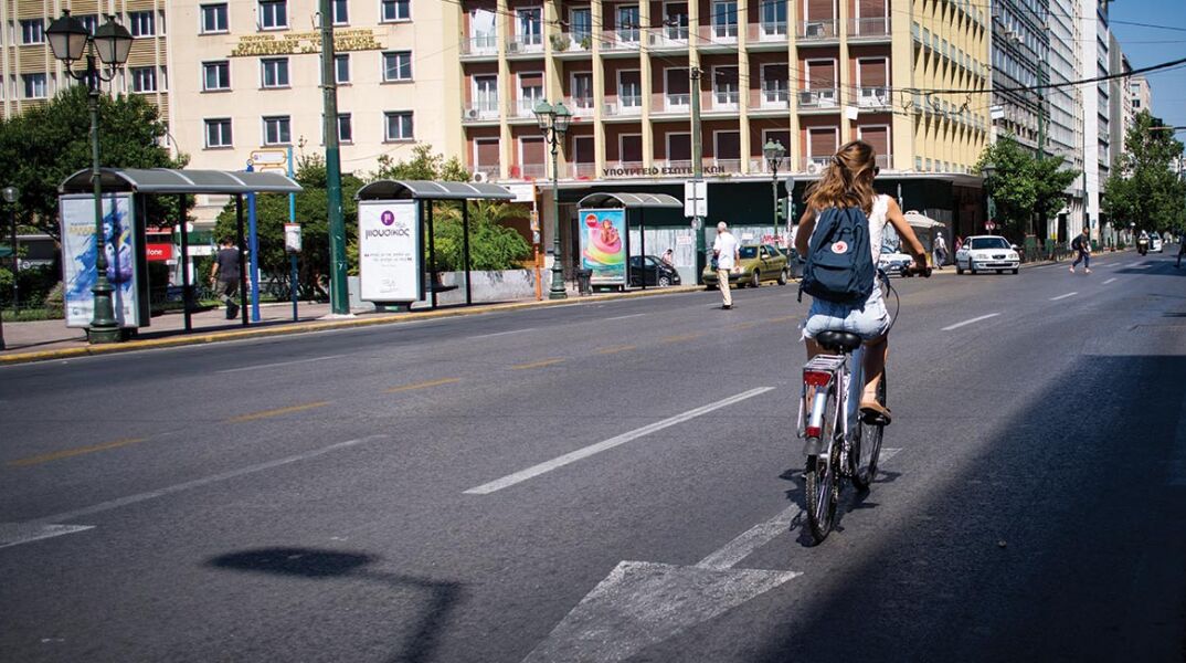 Άδειος δρόμος στην Αθήνα