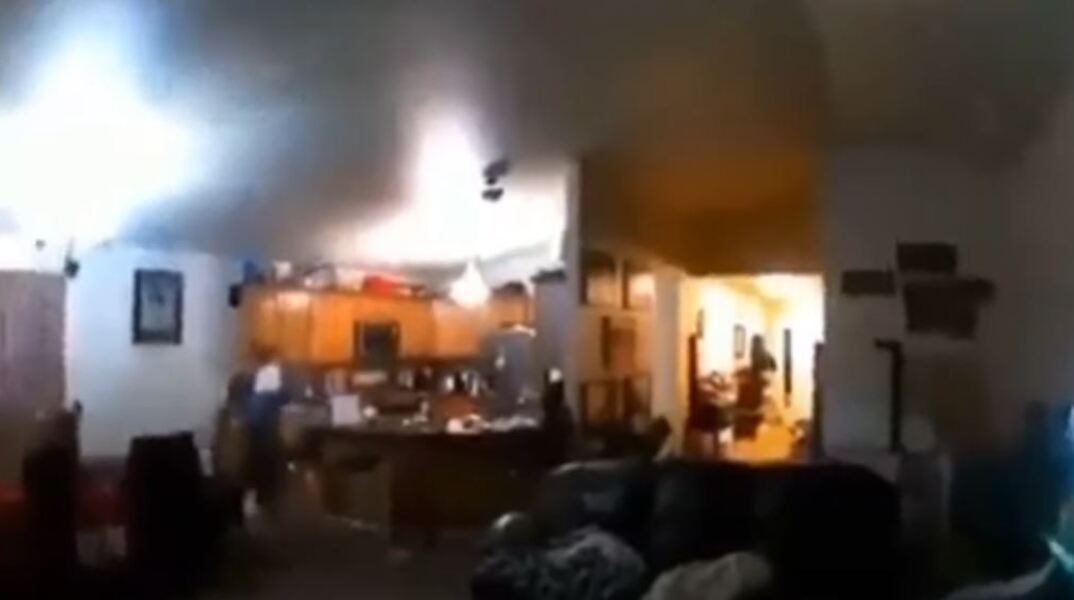 Η στιγμή που ο σεισμός των 8,2 Ρίχτερ «χτυπά» την Αλάσκα