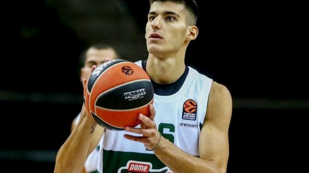 Ο Γιώργος Καλαϊτζάκης