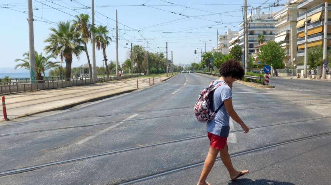 H λεωφόρος Ποσειδώνος άδεια © EUROKINISSI / ΠΑΝΑΓΟΠΟΥΛΟΣ ΓΙΑΝΝΗΣ