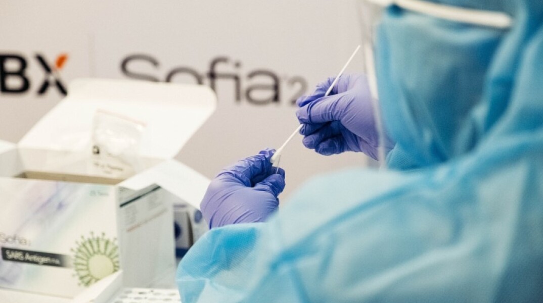 Η μετάλλαξη Λάμδα, γνωστή και ως παραλλαγή C37, εντοπίστηκε για πρώτη φορά στο Περού τον Αύγουστο του 2020 κι έκτοτε εξαπλώθηκε σε  29 έθνη © UNSPLASH