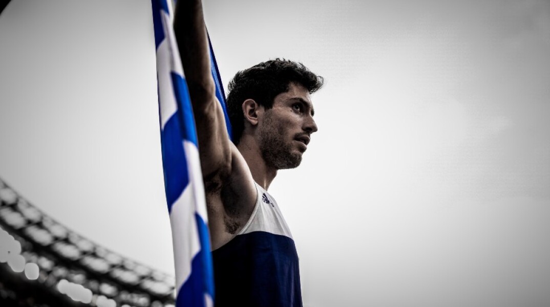 Ο Μίλτος Τεντόγλου μετά το άλμα που τον ανέδειξε Χρυσό Ολυμπιονίκη στο Τόκιο