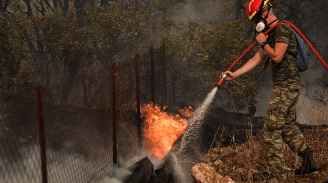 Στιγμιότυπο από φωτιά © EUROKINISSI